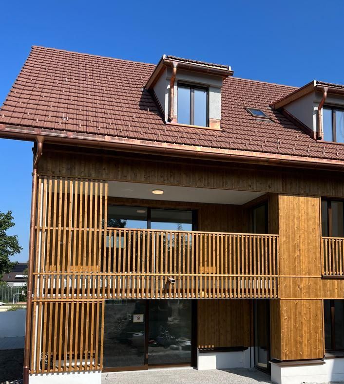 Luxuriöse 5.5-Zimmer-Wohnung an hervorragender Lage in Nänikon - Bild 1
