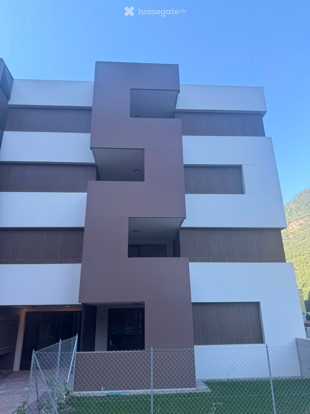 Elegante 2.5 locali con terrazza a Biasca (TI) - Bild 2