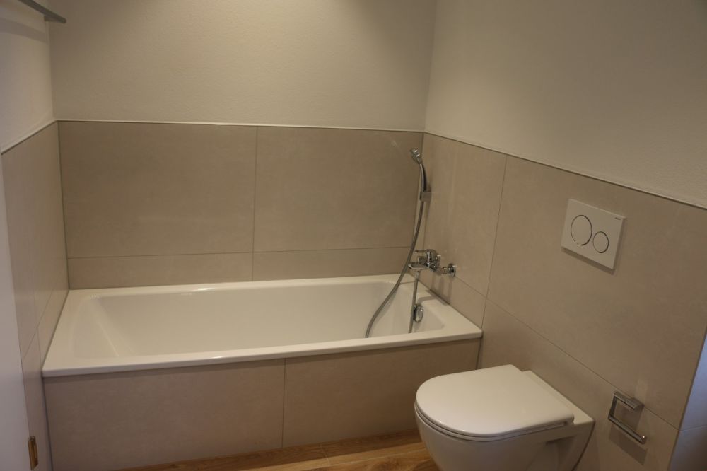 Top Moderne hochwertige Luxus 4.5-Zimmer Parterre-Wohnung - Bild 4