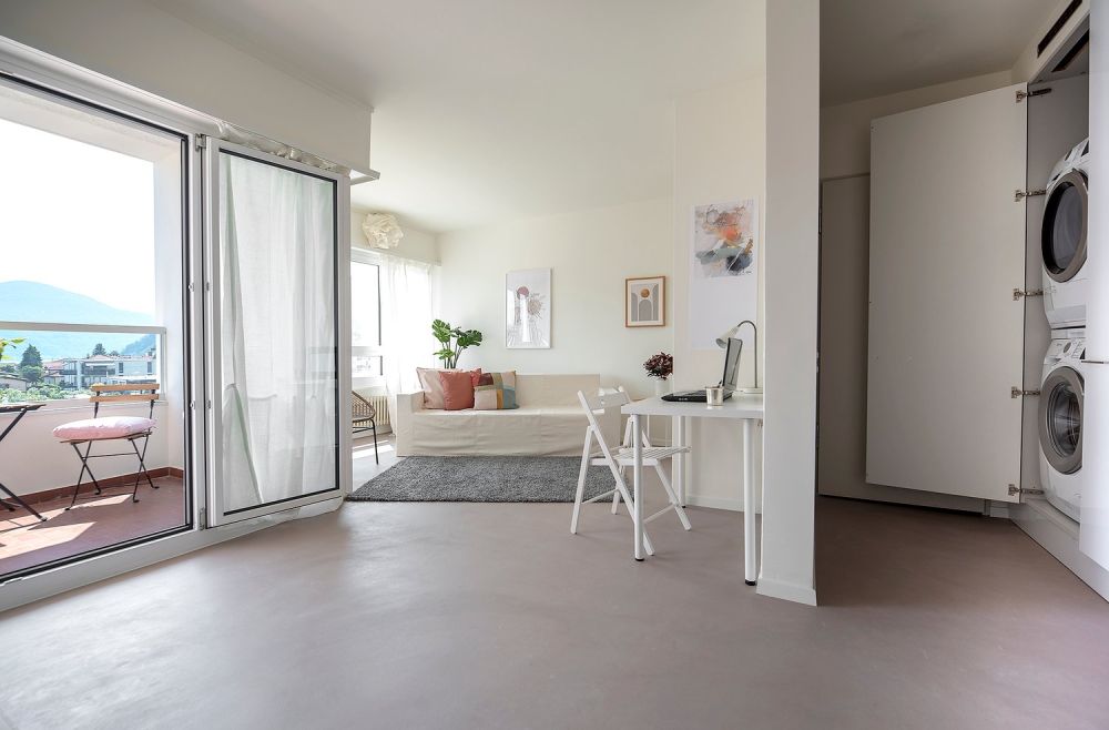 Caslano-Di fronte alla stazione FLP-Affittiamo 3 locali rinnovato - vista d'insieme 1