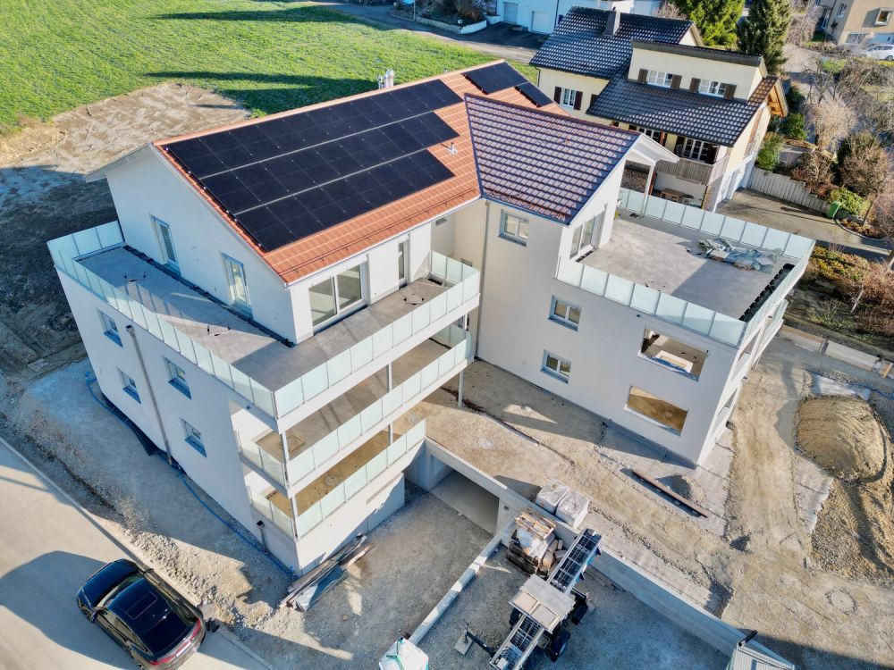 Erstvermietung  grosszügige 3.5-Zimmer-Wohnung an bevorzugter Hanglage - Bild 1