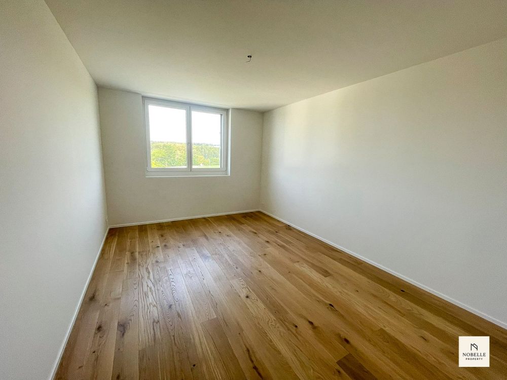 TOP: Moderne 2.5 Zimmer Neubauwohnung mit Sitzplatz - Bild 12
