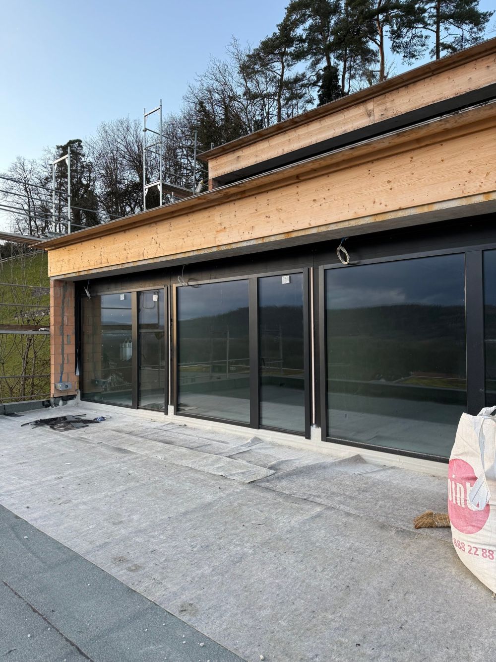 Neubau 4.5-Zi.-Wohnung mit 130 m2 Panorama Terrasse - Bild 9