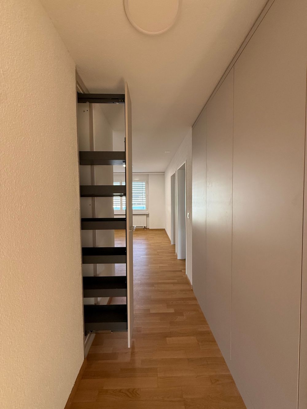 Erstvermietung nach Sanierung – grosszügige 4.5-Zimmer-Wohnung mit Balkon - Bild 4