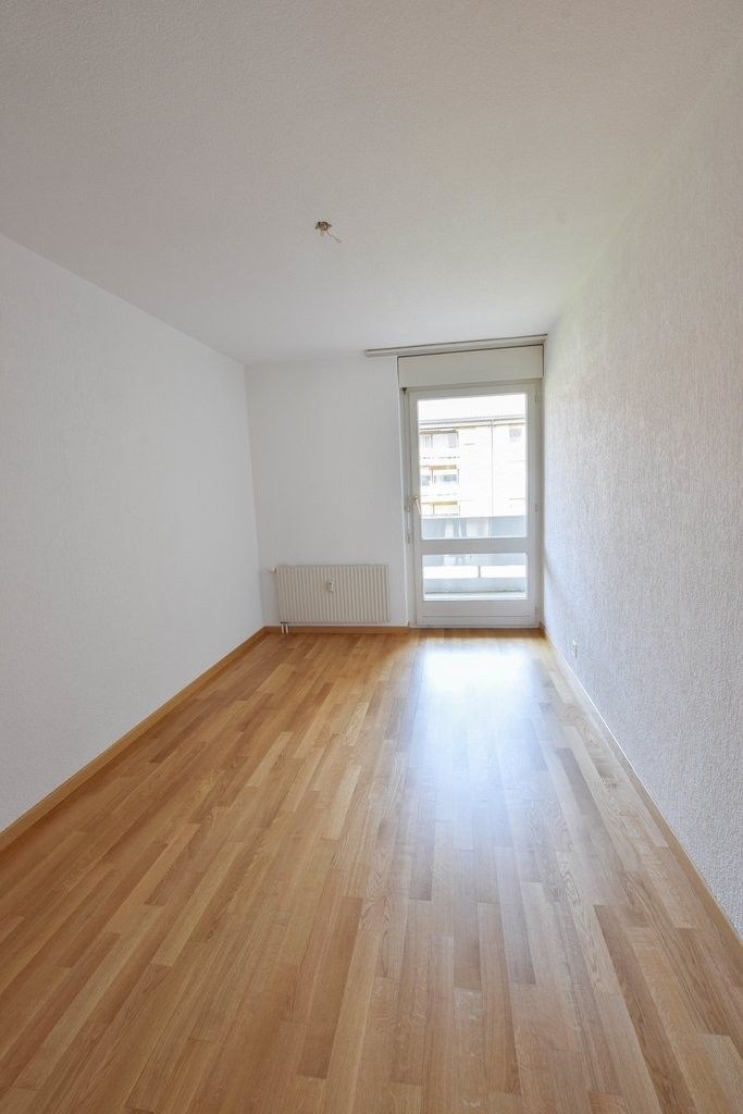 Befristete 3.5-Zimmer-Erdgeschosswohnung mit Sitzplatz - DSC_0094.jpg