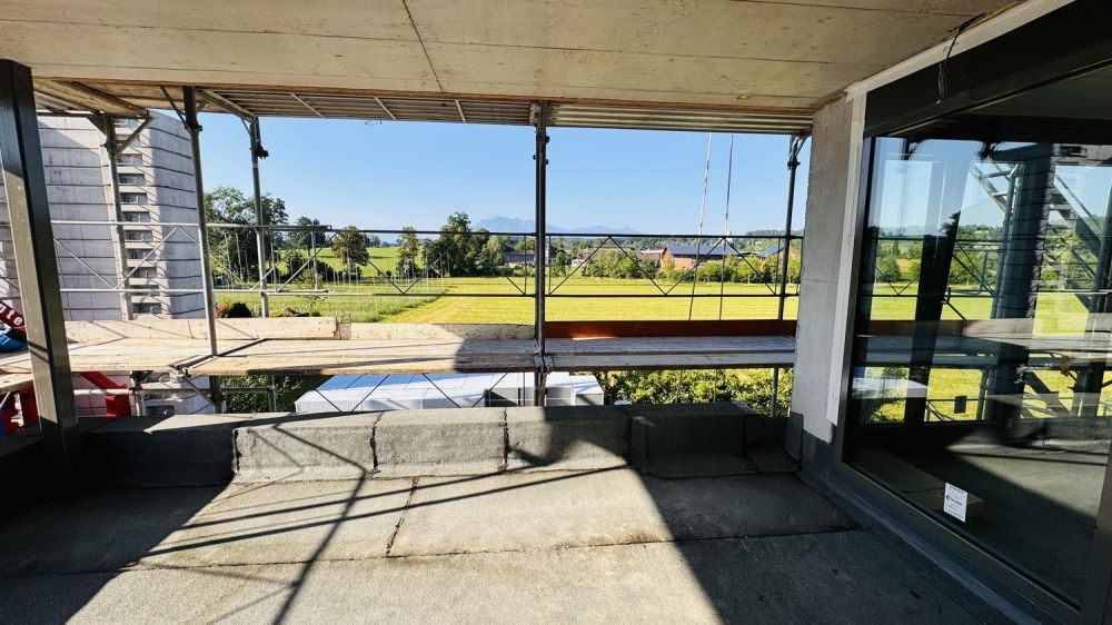 Luxuriöse Panorama 3.5- Zimmerwohnung in Erstvermietung auf dem Land - Bild 2