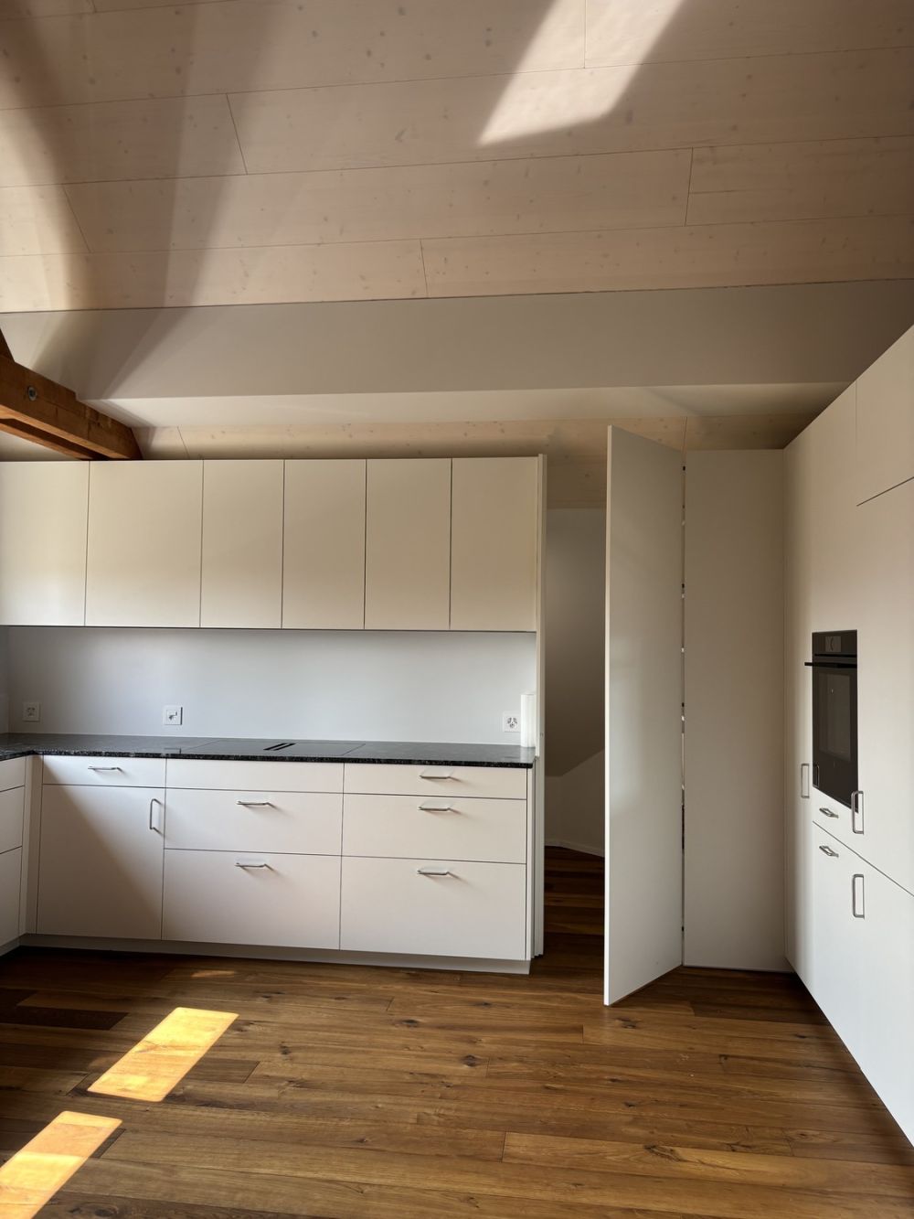 Large 4.5‑room attic apartment (180 m²) – ideal for expats or 2–3 person WG, 20 - 25 min to Basel - Kitchen