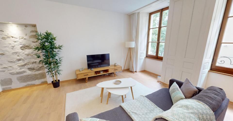 Elegant & Very Central 2 Bedroom Apartment with Stunning Brick Features - Appartement meublé 3.5 pièces - image - 11