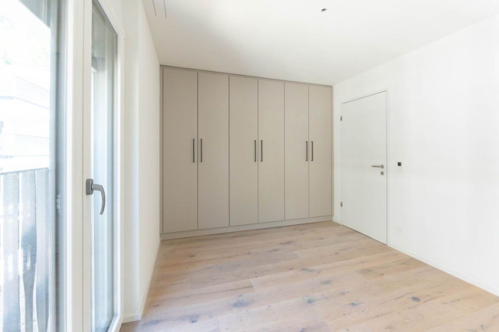 Helle, neue luxuriöse 2½ Zimmer Wohnung (H2) EG mit grossem Sitzplatz - Bild 6