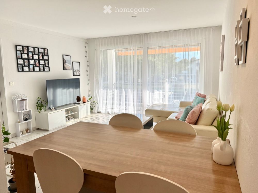 Helle Wohnung mit traumhafter Aussicht & Balkon - Bild 1