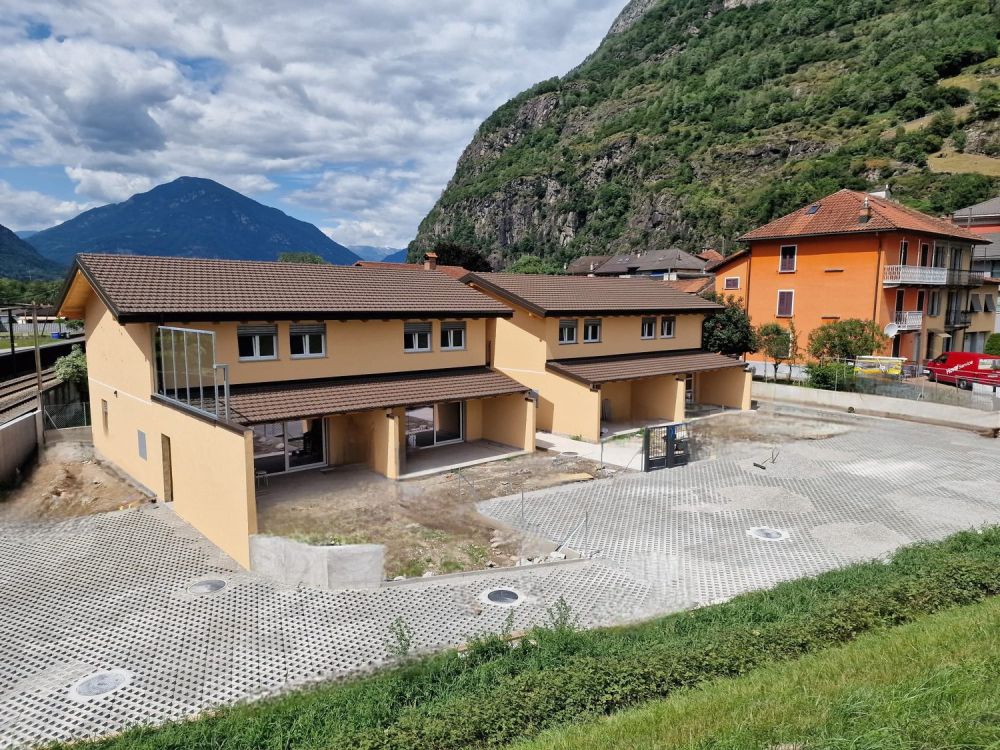 Casa bifamiliare moderna a Osogna - 4.5 locali con giardino - Bild 10