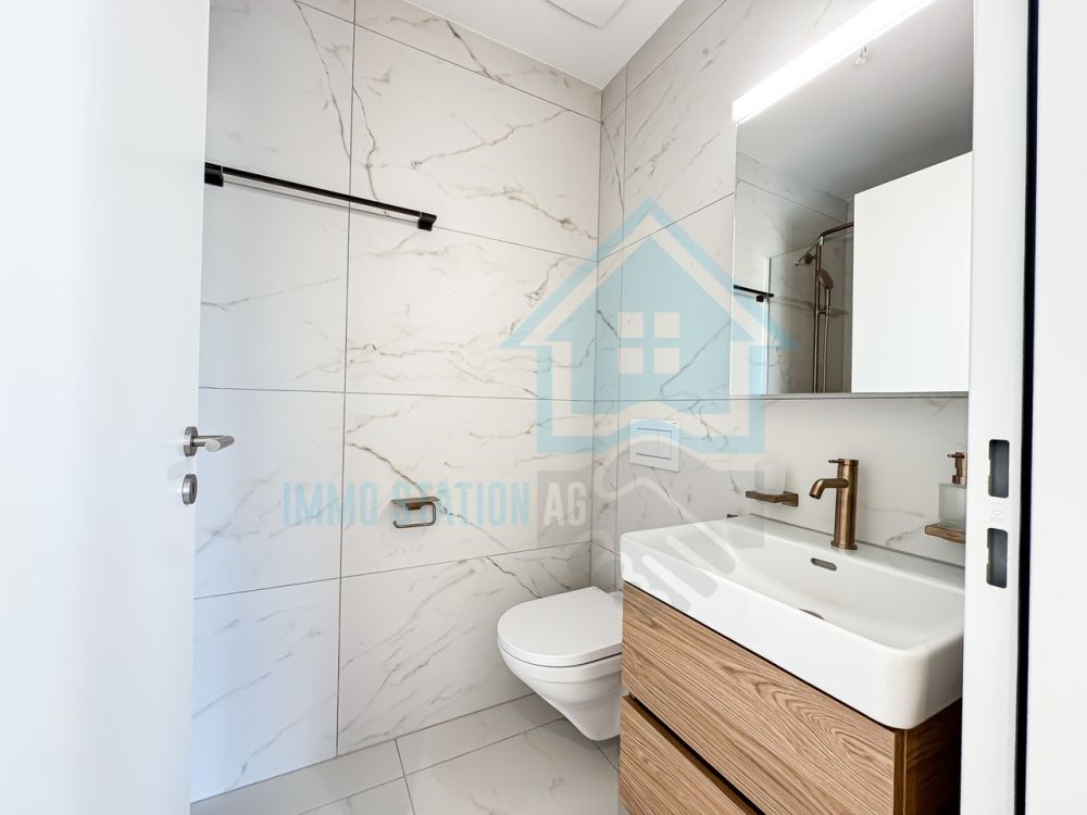 Neuwertige 3.5-Zimmer-Neubauwohnung mit Balkon und Top-Ausstattung - Dusche/WC