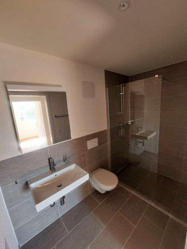 Stilvolle 2.5-Zimmer-Neubauwohnung mit 60 m² und sonnigem Balkon - Bild 4