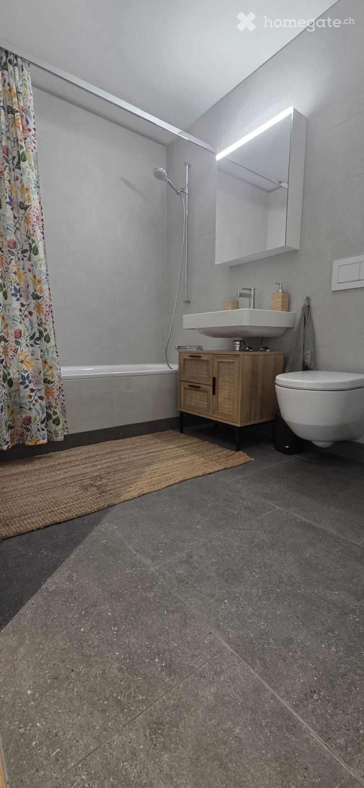 Modernes Zimmer mit privatem Bad & Bergblick - Bild 4