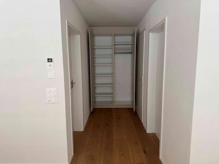 Erstbezug: Moderne 3.5-Zimmer-Wohnung mit grosser, gedeckter Terrasse - Bild 11