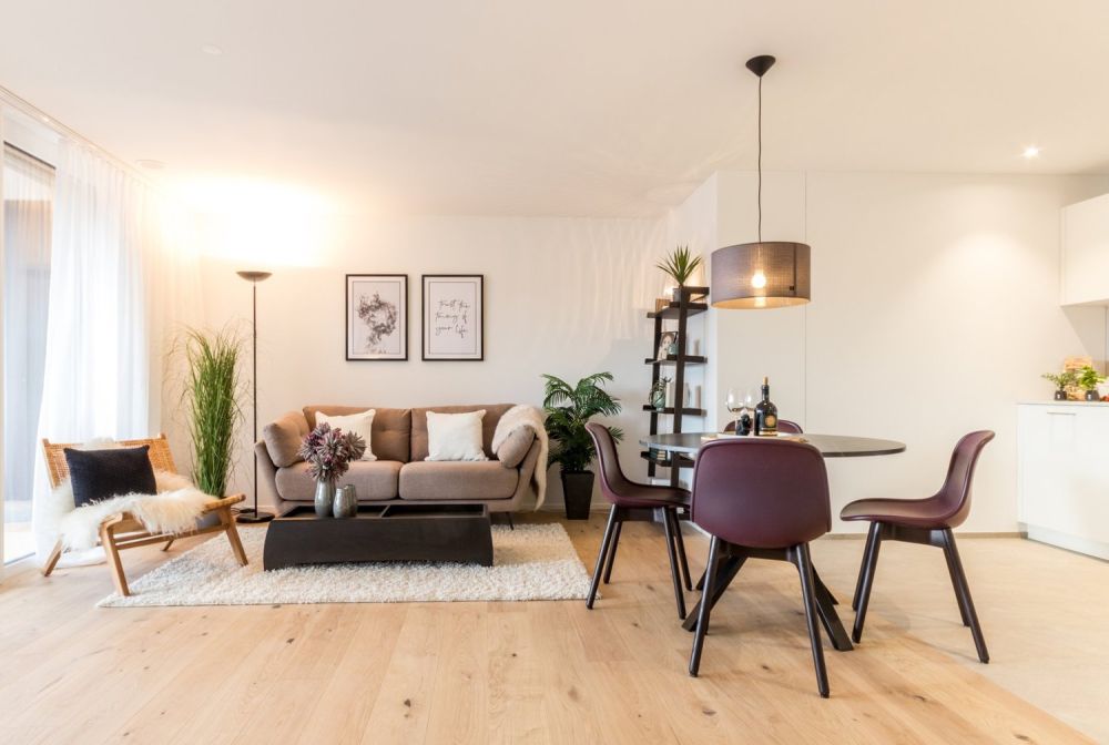 Exklusiv und zentral wohnen an idyllischer Lage - Dachsen_2.5Zi_Wohnen-Essen1 (1)-1