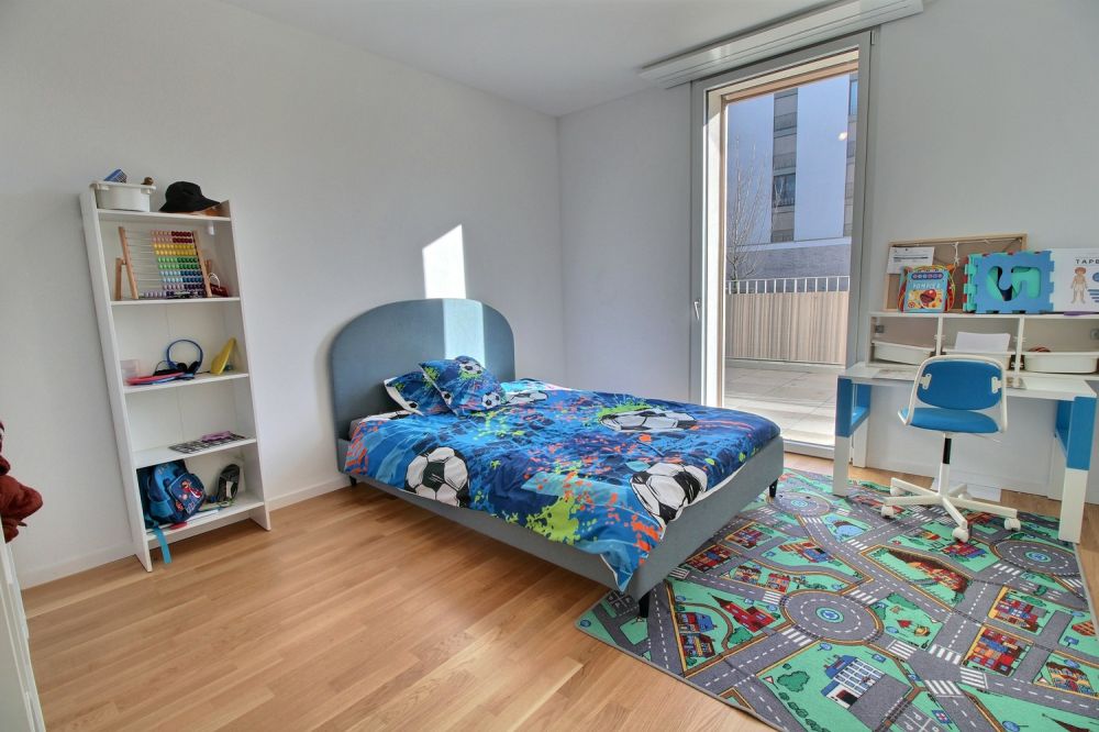 Appartement de 5.5 pièces au rez-de-chaussée à louer à Marly ! - Chambre 1