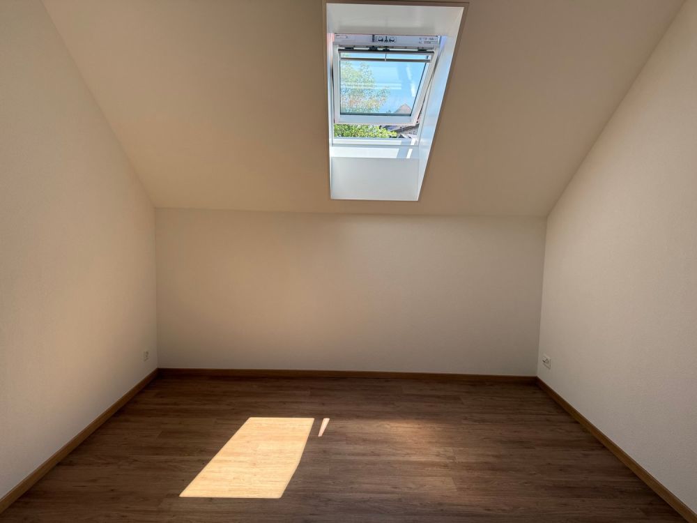Kernsanierte 2-Zimmer-Dachgeschosswohnung - Bild 11