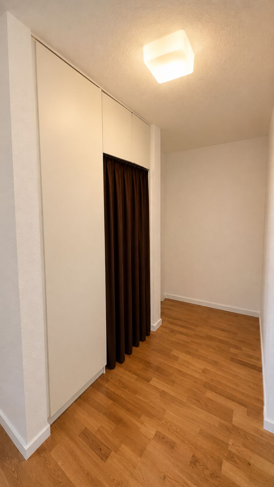 Frisch sanierte 5-Zimmerwohnung im Hochparterre mit Balkon - Bild 9