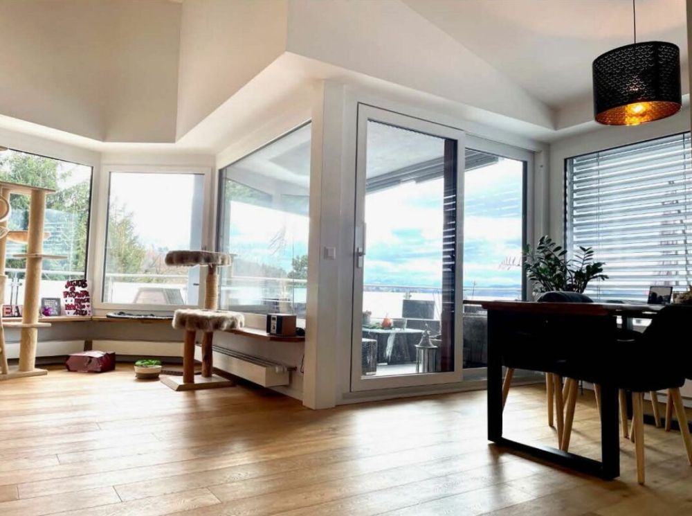 Moderne 6.5 Zr. Wohnung mit Terrasse und wunderbarer Fernsicht - Bild 3