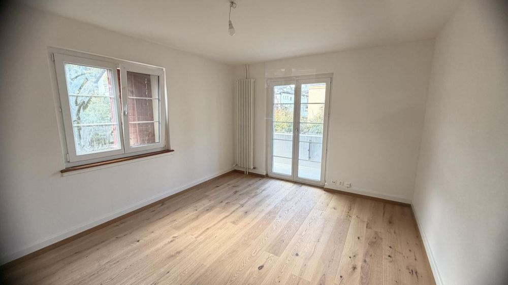 charmante 4 1/2 Zimmerwohnung in Schlieren - Wohnzimmer