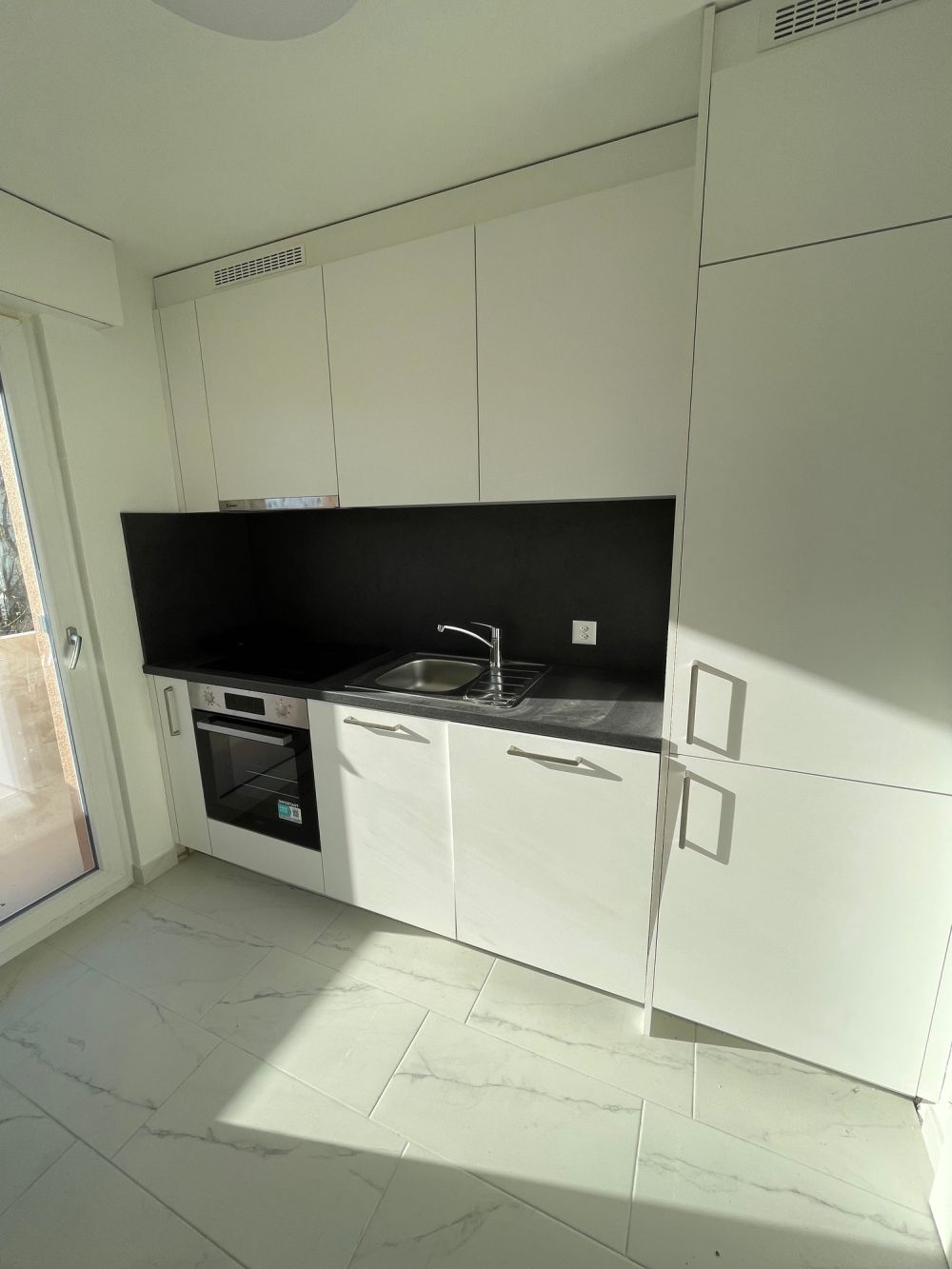 Erstvermietung nach Sanierung, 4-ZW mit zwei Balkonen und eigener Waschmaschine - Bild 3