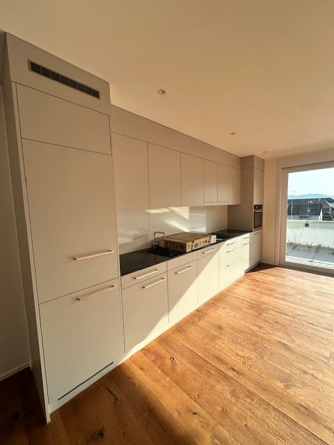 !!Erstbezug!!  Moderne 3.5-Zimmer-Attikawohnung in Lengnau - Bild 2