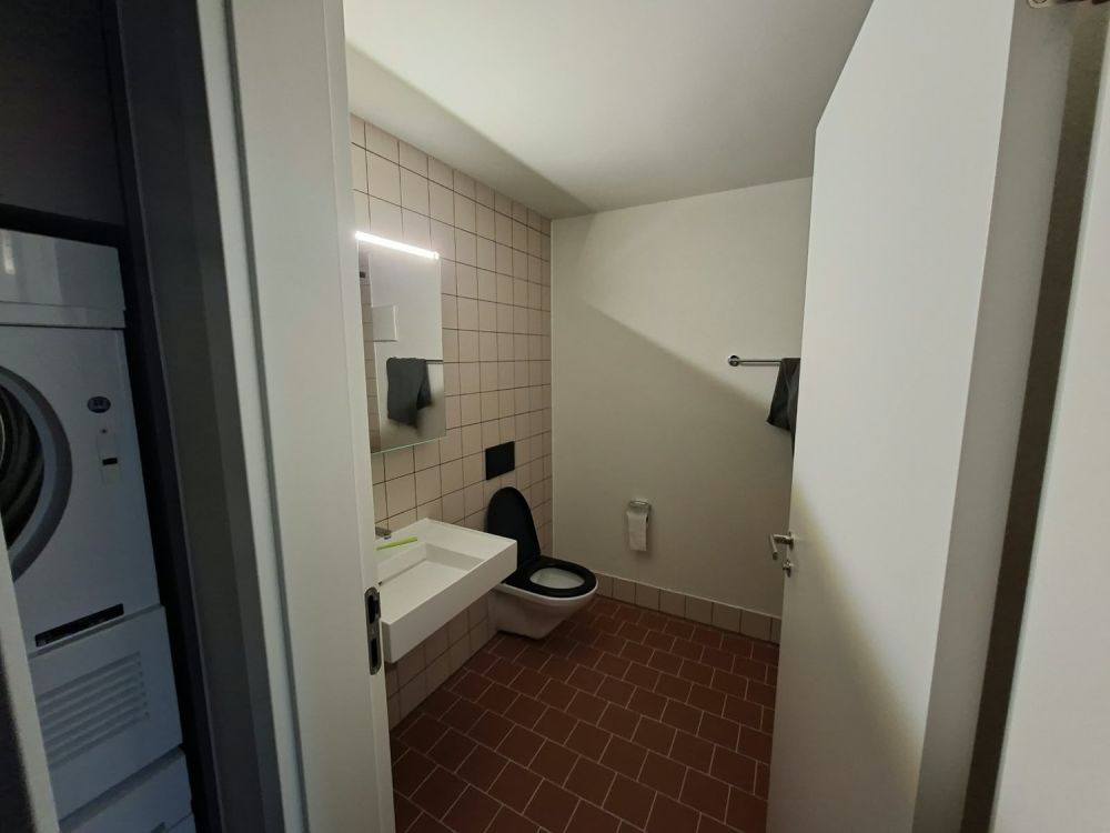 1.5 Zimmer Whg frisch total saniert - Bad