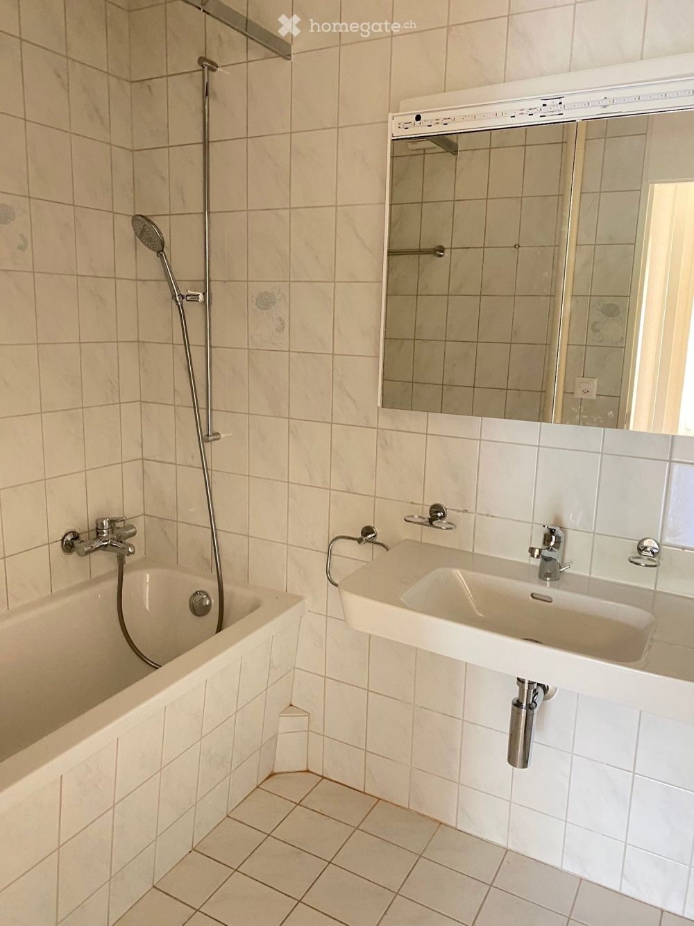 Schöne 4,5 Zimmer-Wohnung per 01.Okt. 26 - Bild 3