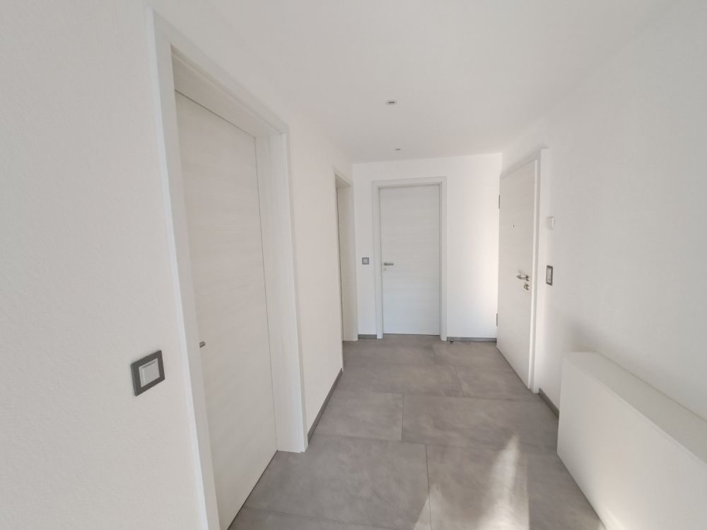 A louer magnifique appartement de 2,5 pièces dans un immeuble neuf avec place de parc dans le garage - Bild 6