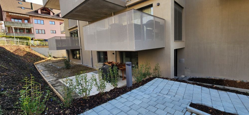 Topmoderne Gartenwohnung mit Sitzplatz und zentral in Bülach/ Modern Garden Apartment with Patio in a Central Location in Bülach - Bild 3