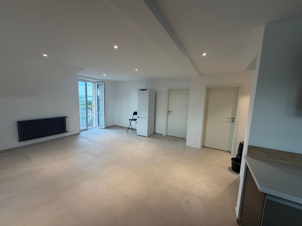 3 magnifiques appartements de 2,5 à 3,5 pièces avec vue sur le lac à Saint-Blaise à louer - Bild 1