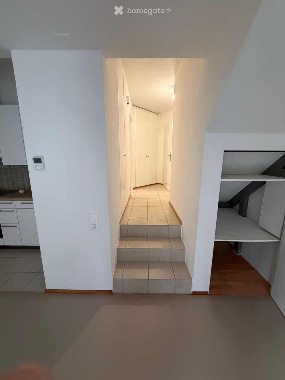 Charmante 2.5-Zimmer Maisonettewohnung mit Balkon an zentraler Lage in Hinwil - Bild 3