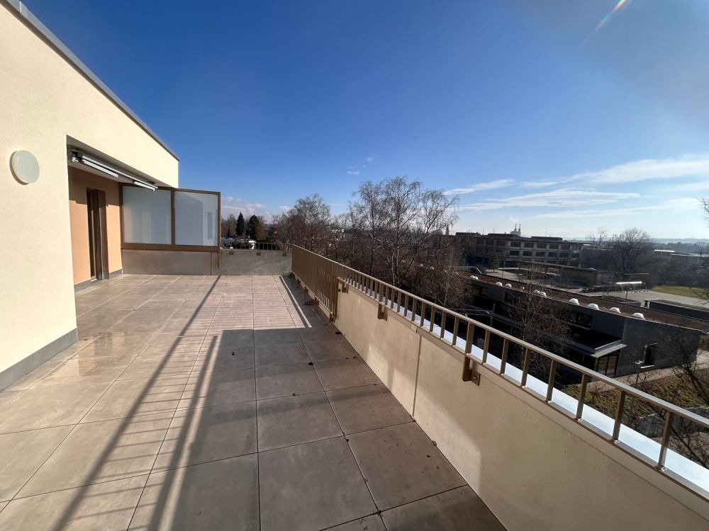 Hochwertige Neubau-Attikawohnung // Perfekt für Singles und Paare - Bild 1