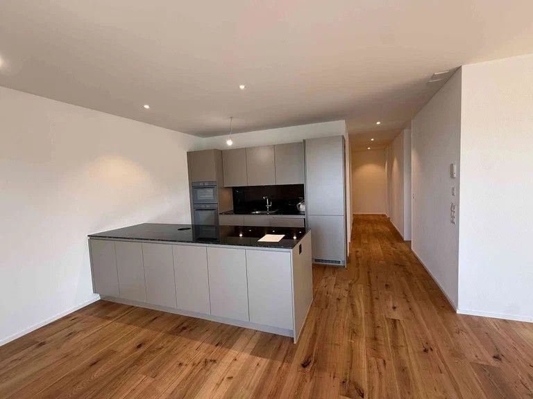 Helle & grosszügige 3.5-Zimmer-Wohnung – 94 m² im 1. Stock - Bild 2