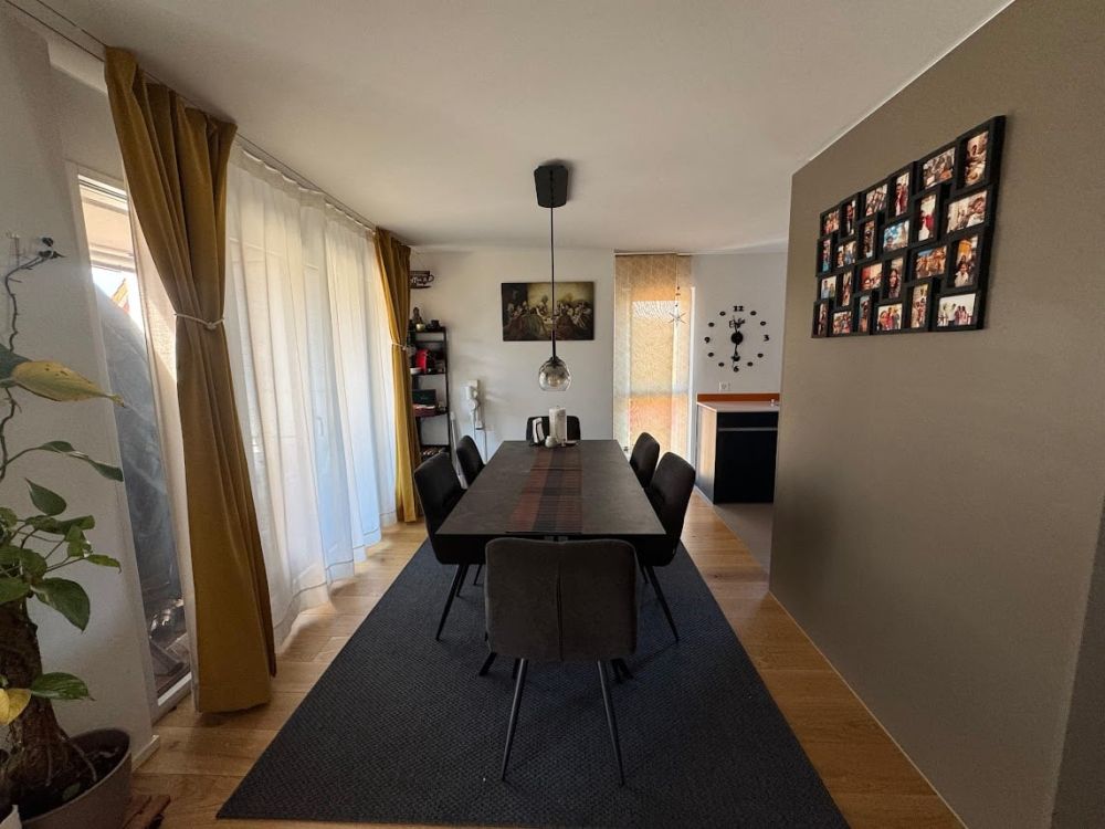 modern und neuwertig: 4.5 Zimmerwohnung im 1. OG - Bild 2