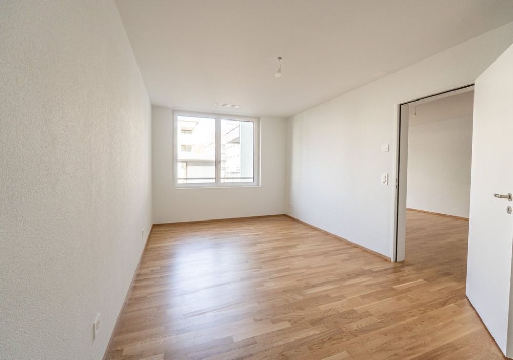 ERSTVERMIETUNG IN LIESTAL - jede Wohnung mit eigenem Waschturm - Zimmer_2.jpg