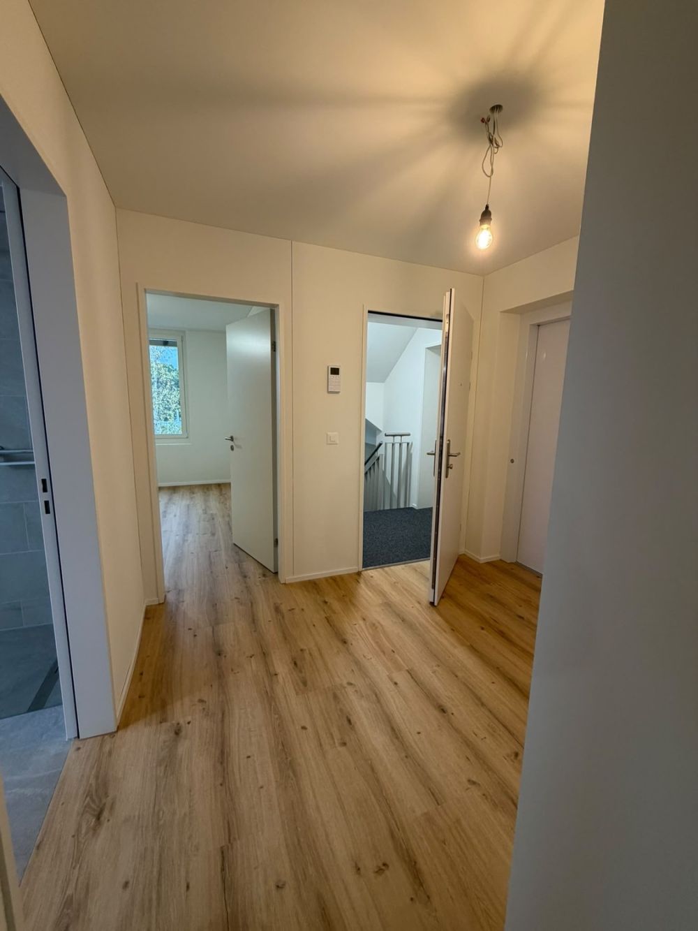 Exklusive 2.5-Zimmer-Wohnung in Stansstad – Erstbezug mit Seesicht - Bild 2
