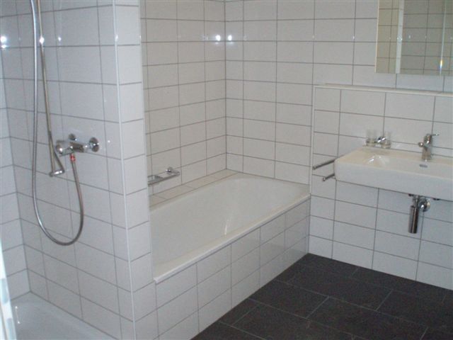 Mitten im Stadtzentrum mit grosser Terrasse! - Bad