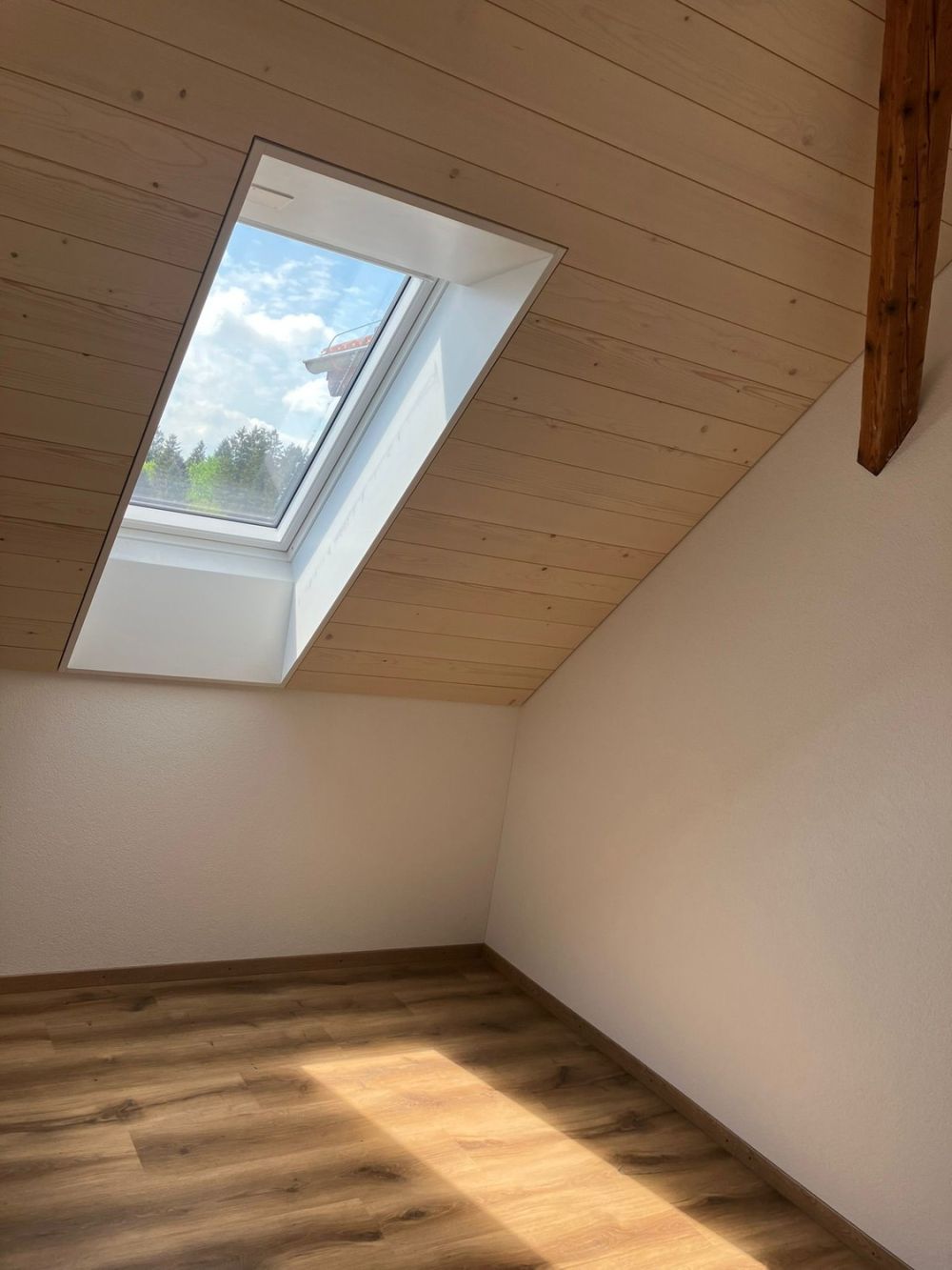 Helle 2.5 Zimmer Wohnung in einem Bauernhaus - Bild 4