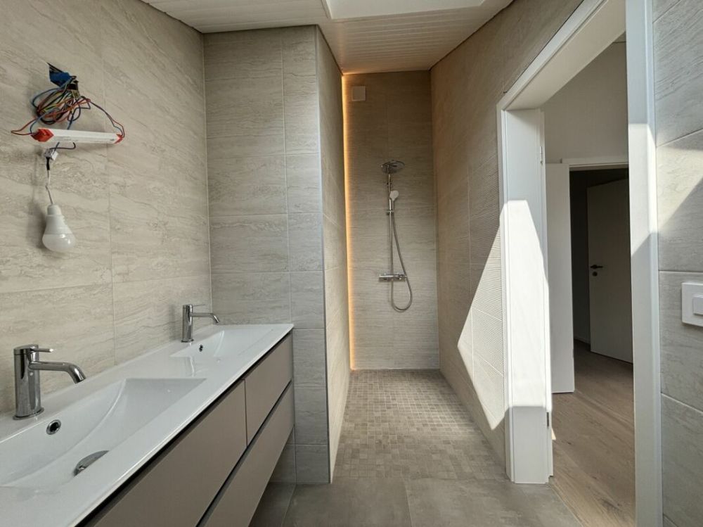 Magnifique appartement neuf, en attique avec vue lac - Bild 11