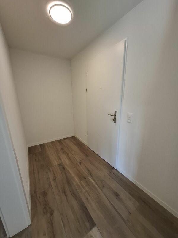 Moderne  2.5 Zi-Wohnung mit Balkon, NEUBAU, Zweitvermietung - Bild 9