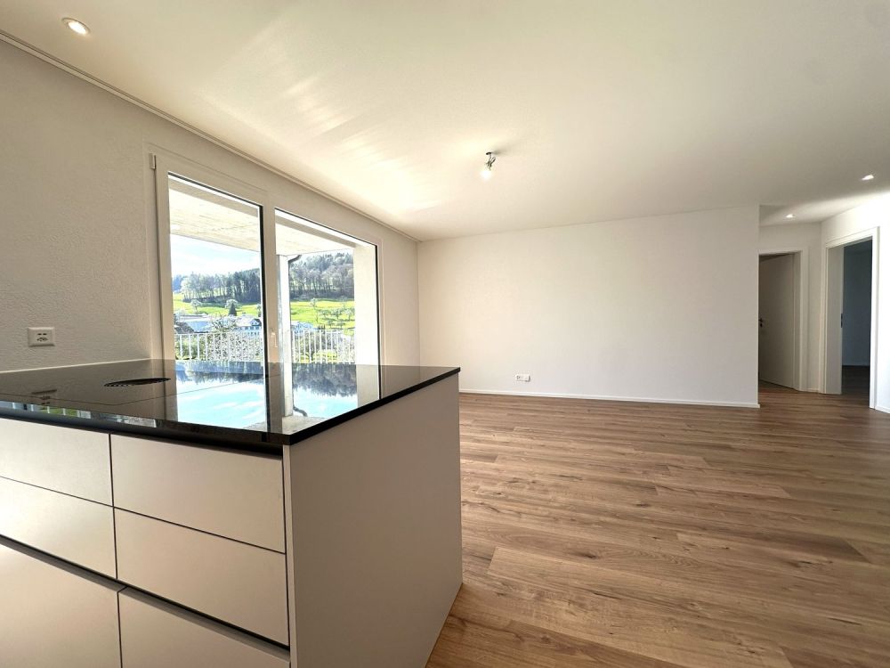 ERSTVERMIETUNG - 3.5-Zimmer-Wohnung im 2. OG mit Balkon und Garage in ruhiger Lage - Bild 3
