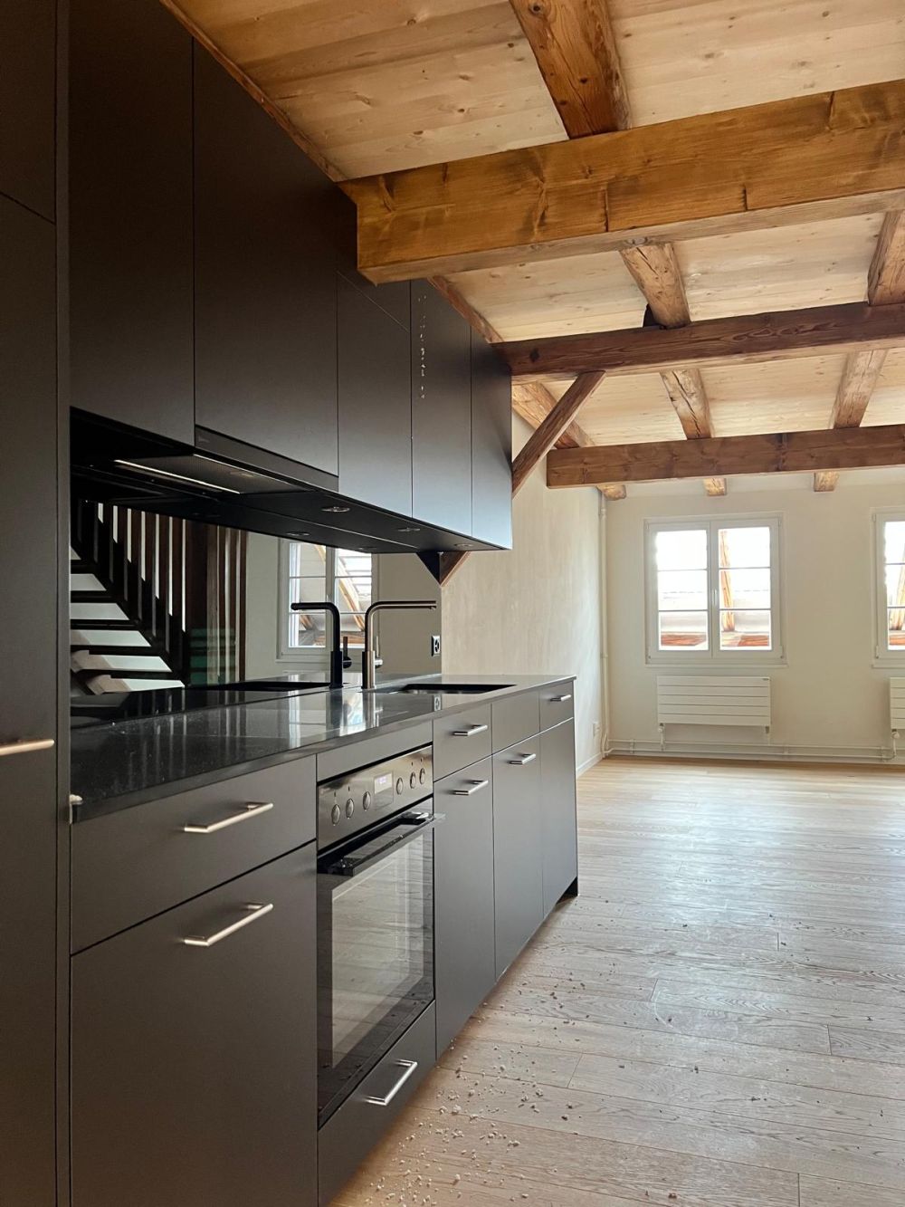Stilvolle 2.5-Zimmer-Maisonette-Wohnung mit Gartensitzplatz - Bild 6