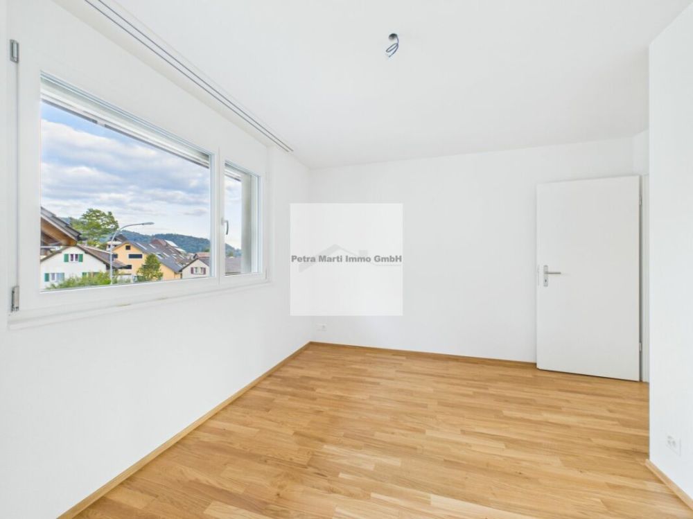 4.5-Zimmerwohnung im 1. OG - Zimmer 1