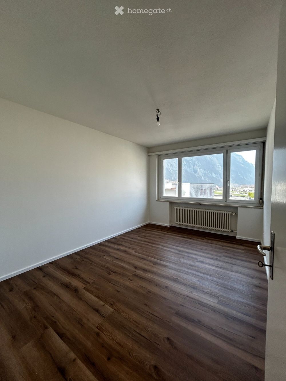 Renovierte 4-Zi-Wohnung mit toller Aussicht in Stadtnähe - Bild 7