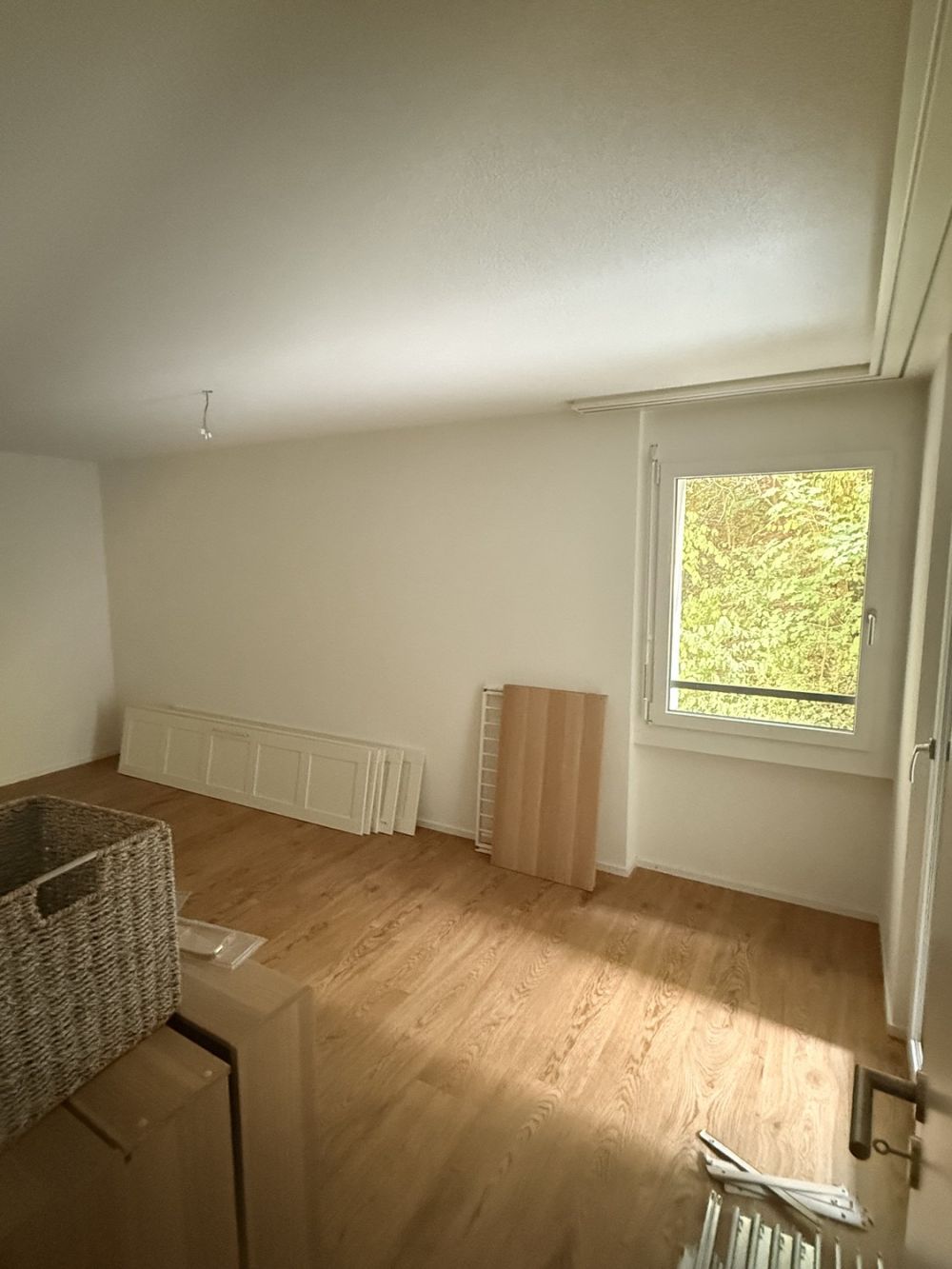 Modernes WG-Zimmer mit eigenem Bad & Balkon in Ostermundigen - Bild 5