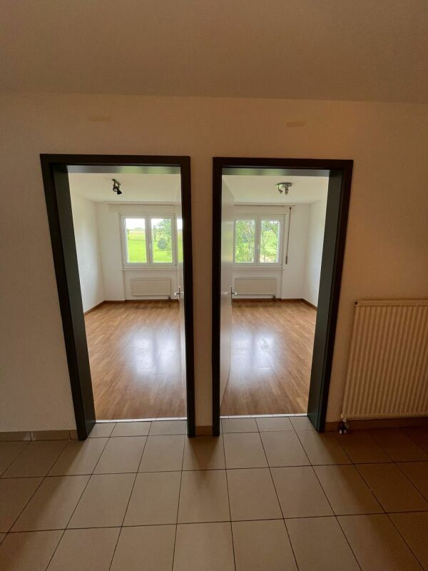 Spacieux 4.5 pièces à louer dans un cadre paisible et verdoyant à Villaraboud - Bild 5