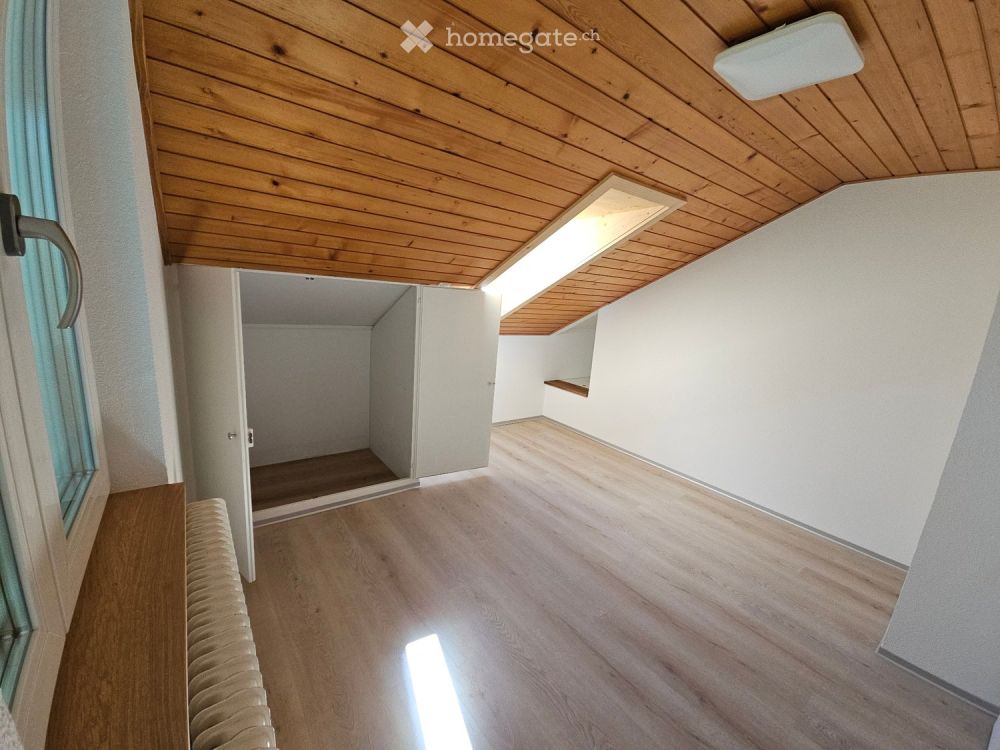 3 Zimmerwohnung mit brandneuen Böden, Küche und Badezimmer! - Bild 3