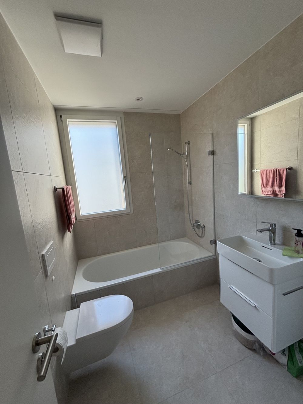 Room in Riehen (Basel) — new-build, perfect for weekday commuter / expat - Bild 4